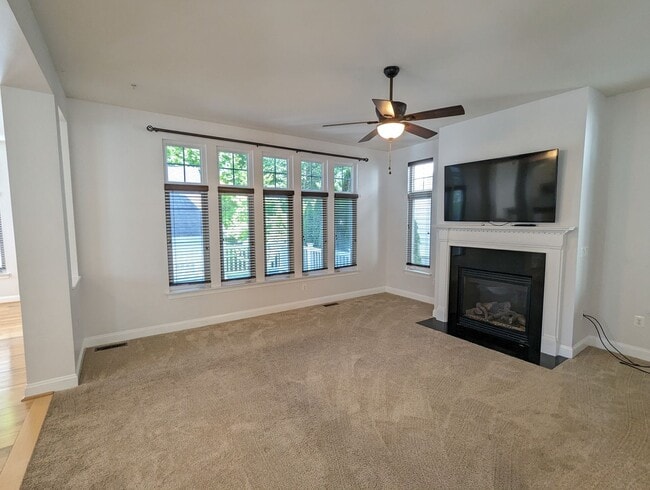 Building Photo - Impeccably maintained SFH in Clarksburg re...