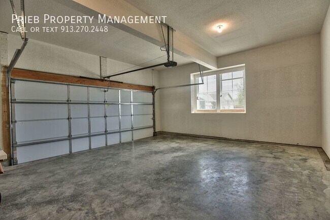 Building Photo - Reserve Townhome - Available June 9th