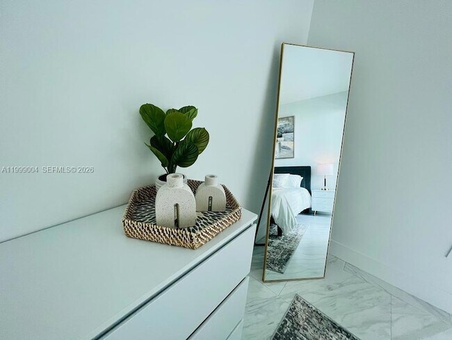 Building Photo - 951 Brickell Ave