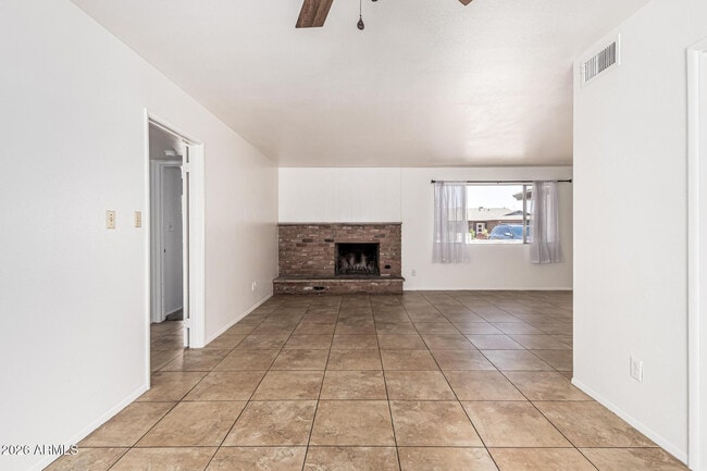 Building Photo - 1213 E Riviera Dr
