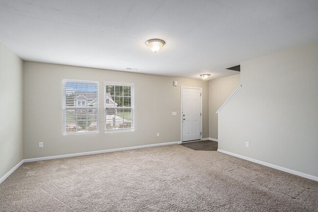 Building Photo - Immediate Occupancy Available!