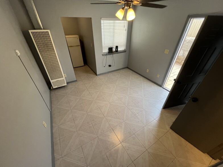 Building Photo - 609 Barcelona Dr