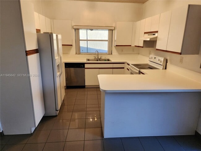 Building Photo - 9863 SW 117th Pl