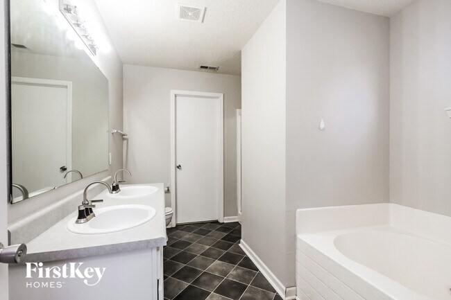 Building Photo - 12230 Sweet Creek Trail
