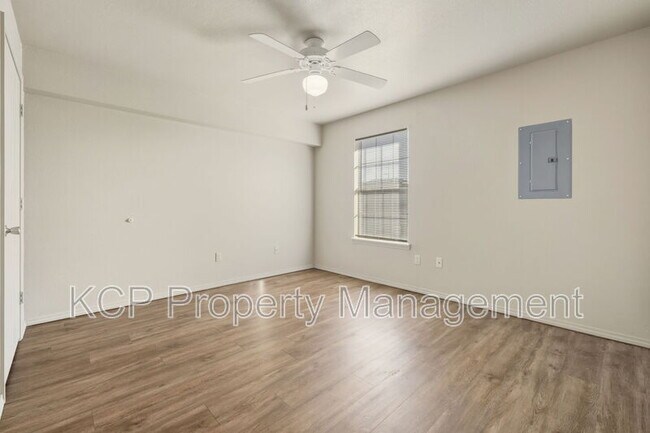 Building Photo - 6400 Massard Rd