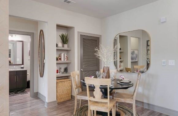 Primary Photo - 1930 Kingsley Dr