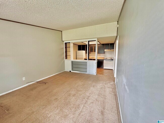 Building Photo - 1700 Greenbrier Dear Rd