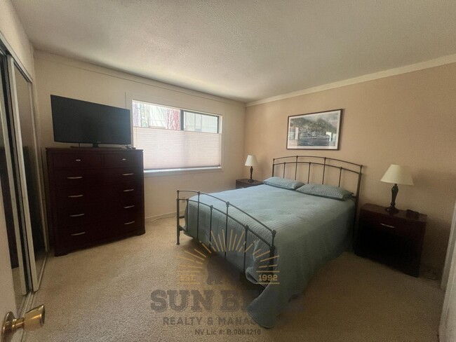 Building Photo - 2 Bedroom in Brookstone - Great Lower Elev...