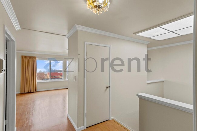 Building Photo - 78 St Marks Ct