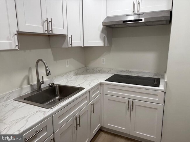 Building Photo - 6409 63rd Pl