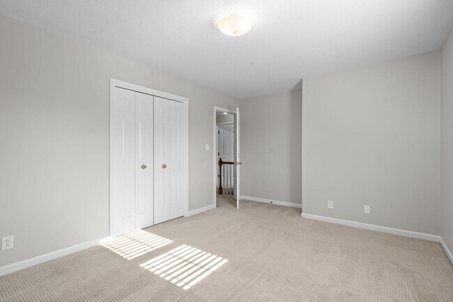 Building Photo - Pet Friendly Three Bedroom in Sango!