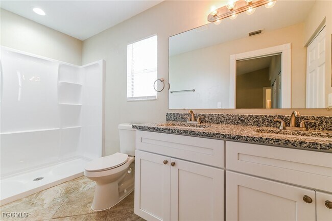 Building Photo - 818 SW 31st St