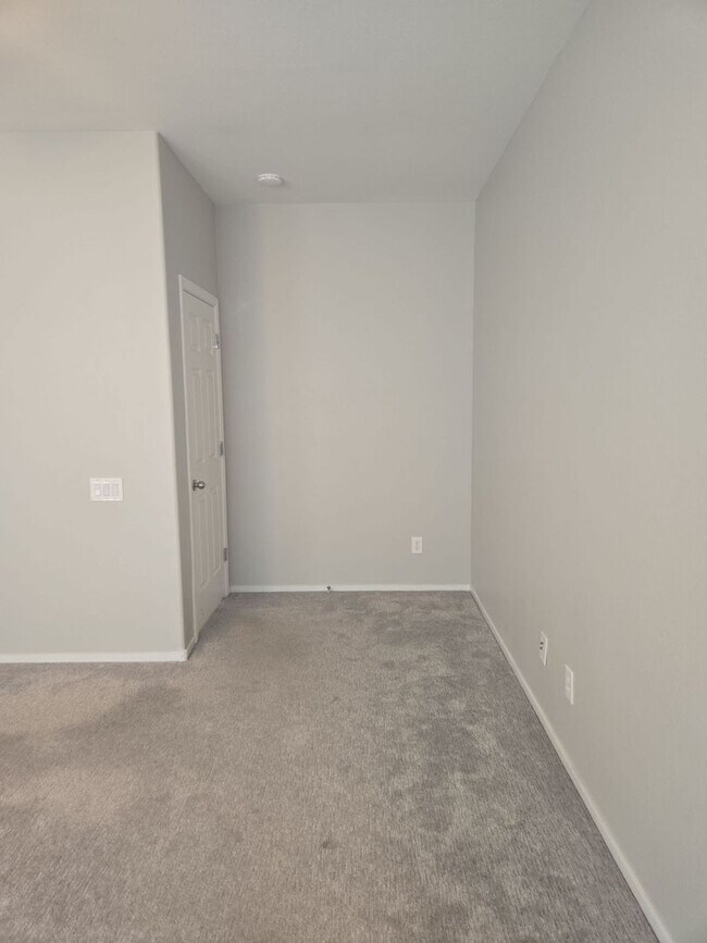 Building Photo - 3-bedroom, 2-bath home located in a cul-de-sac in desirable Anthem Highlands.
