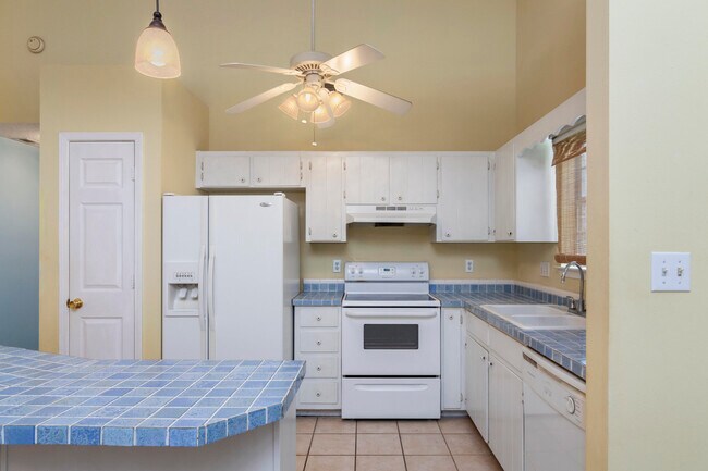 Building Photo - 2713 Willow Grove Ln