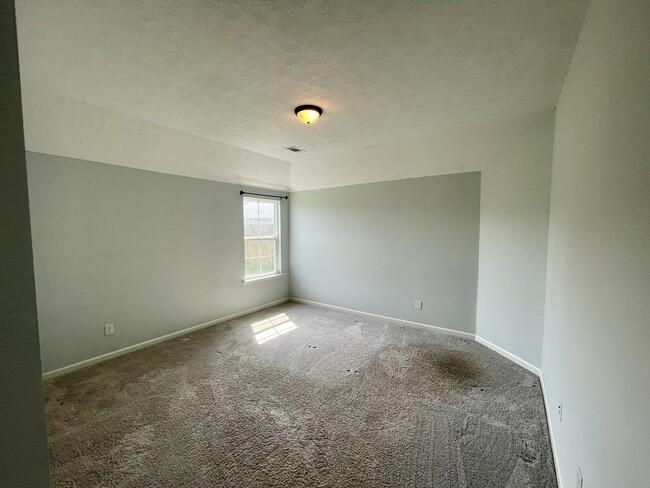 Building Photo - 634 Jensen Ln