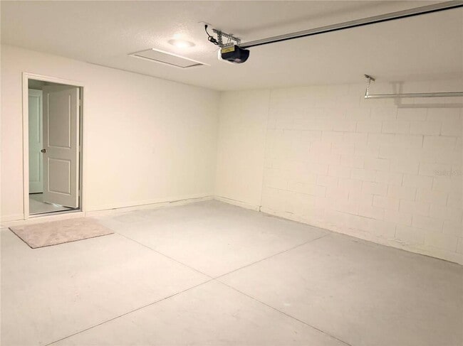 Building Photo - 2905 Lavanda Dr