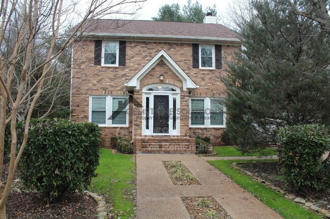 Building Photo - 430 Maplegrove Dr