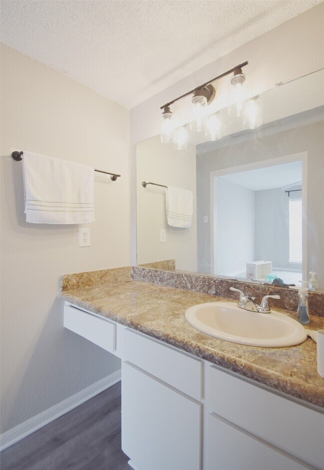 Building Photo - 2120 El Paseo St