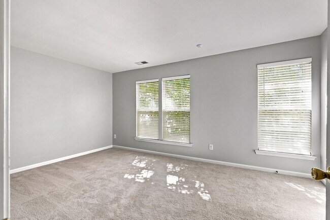 Building Photo - 11520 Destin Ln