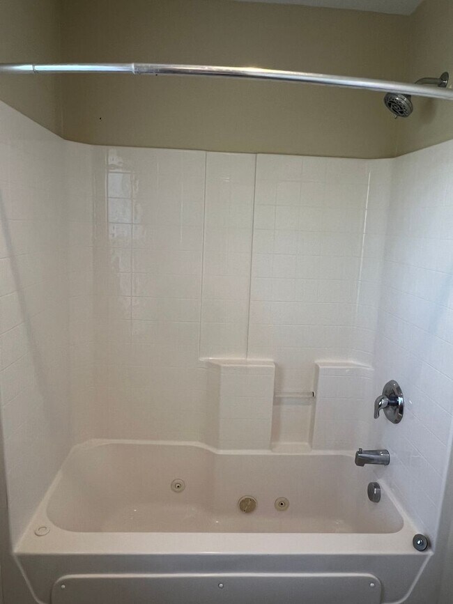 Building Photo - ** 1 Month Free Rent** Beautiful 3 Bedroom/ 2.5 Bath Unfurnished Townhouse in Wellstone!