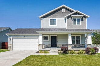 Building Photo - 4711 S W Pk Dr