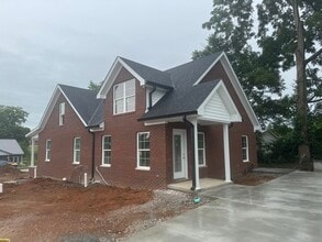 Building Photo - 417 N High St