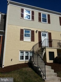 Building Photo - 165 Leeds Ct W