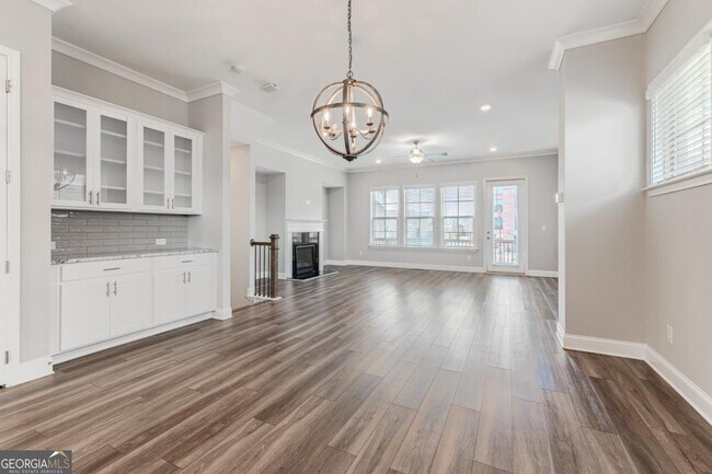 Building Photo - 5051 Pinckney Ln
