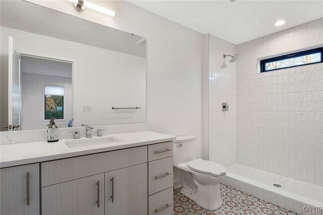Building Photo - 131 Xavier Cir