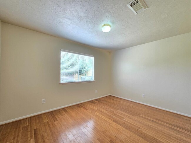 Building Photo - 4011 Lone Dove Ct