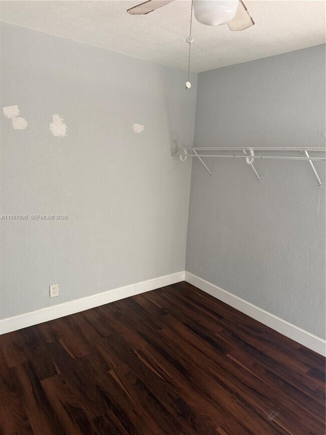 Building Photo - 217 E 48th St