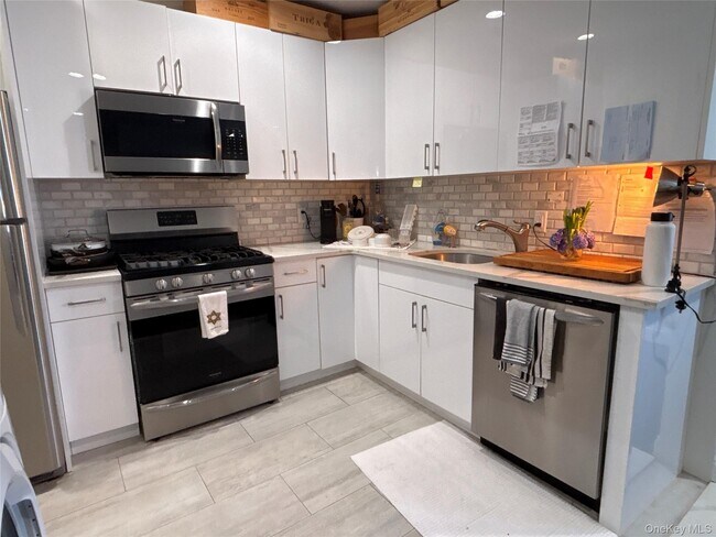 Building Photo - 3 Bryant Ave