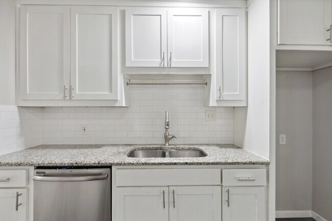 Building Photo - 4016 Winfield Ave