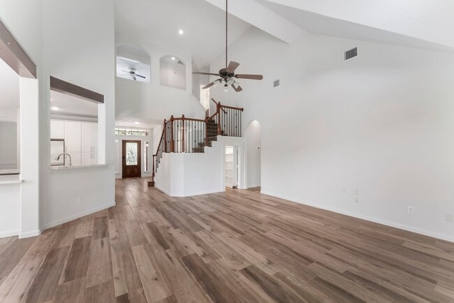 Building Photo - 2 Granite Path Pl