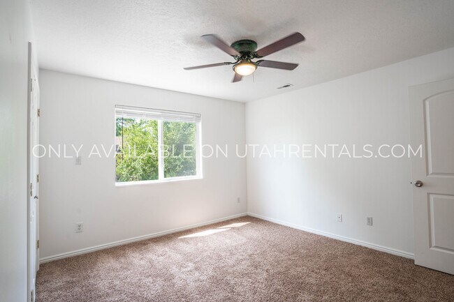 Building Photo - 2051 S State St