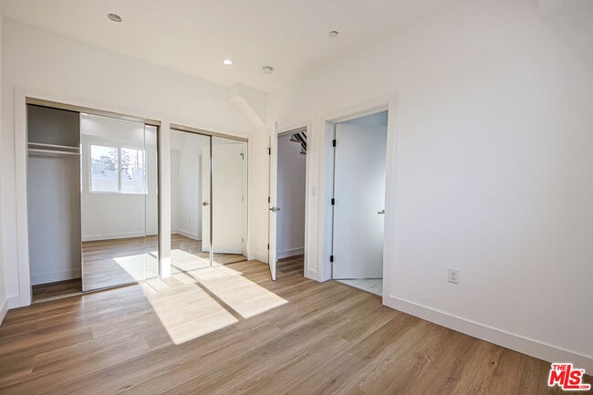 Building Photo - 11443 Hatteras St