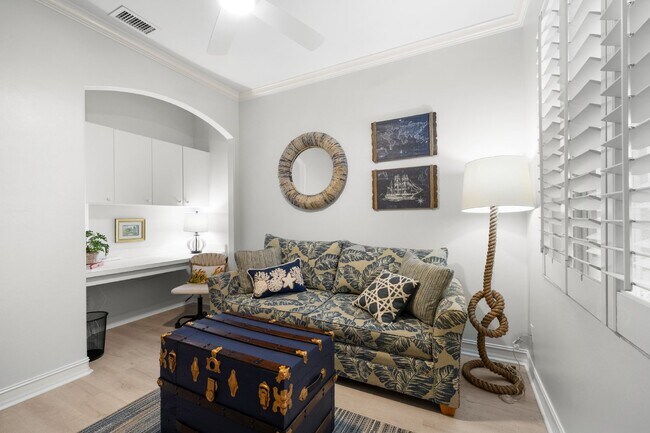 Building Photo - Tarpon Cove condo - close to the beach. Yacht club membership is available.