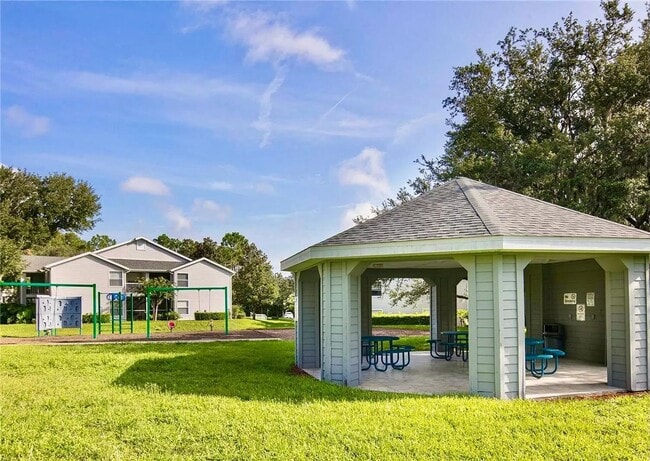 Building Photo - Beautiful 1 bed 1 bath condo in pristine location in Lake Mary