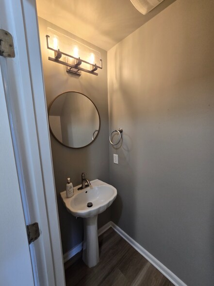 Building Photo - 4612 Milfax Rd