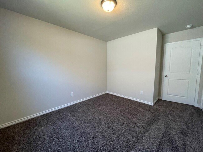 Building Photo - 7726 Merry Oaks Cv