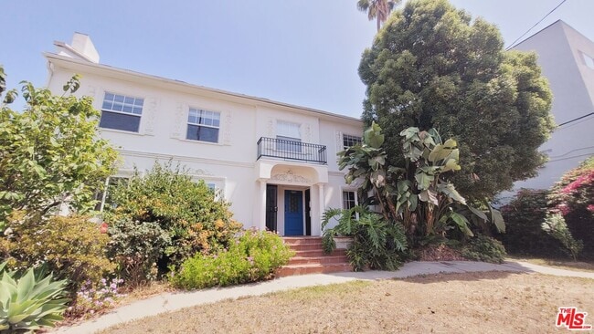 Primary Photo - 5409 Russell Ave