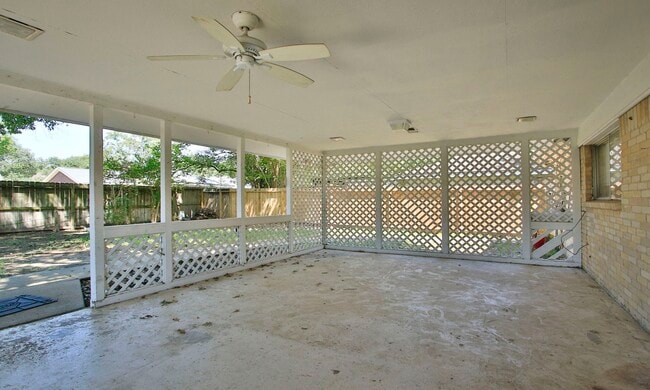 Building Photo - 21306 Park Run Dr