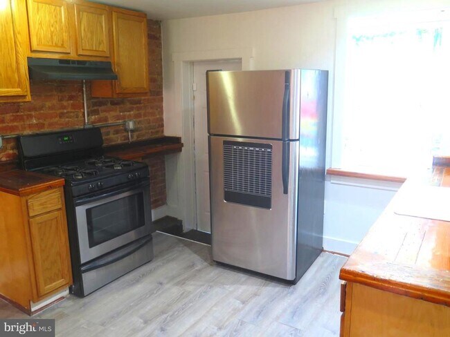 Building Photo - 413 S Norris St