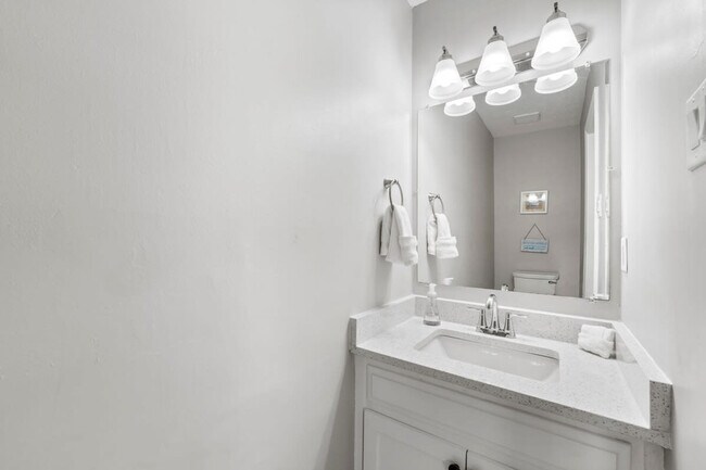 Building Photo - 441 Georgia 279-SI ID1019263P