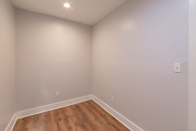 Building Photo - 5111 Willows Ave