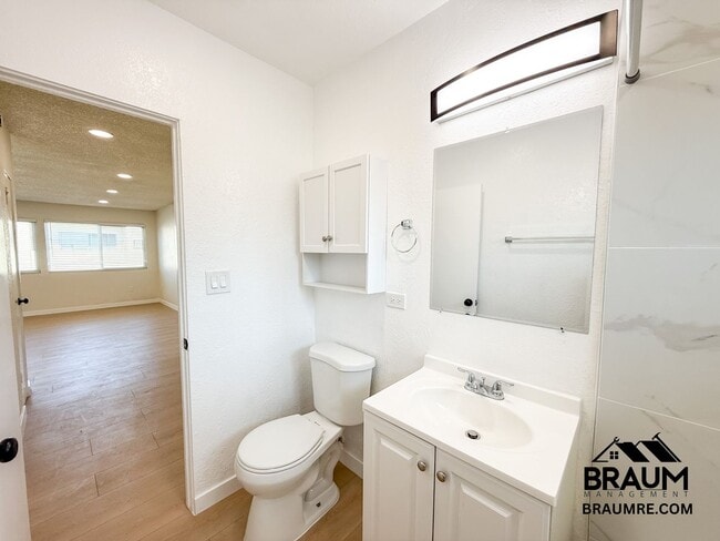 Building Photo - 4636 Laurel Canyon Blvd