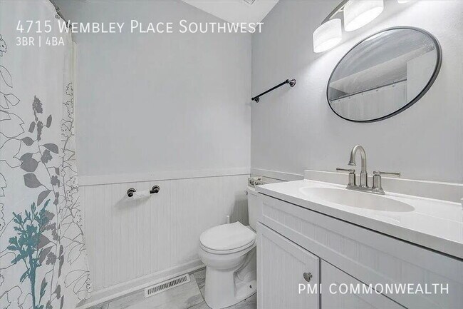 Building Photo - 4715 Wembley Pl SW