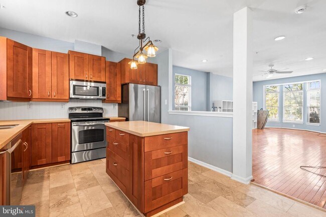 Building Photo - 1538 Long Dr Ct