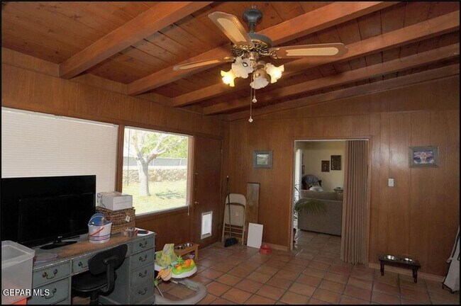 Building Photo - 4233 Hampshire Ln