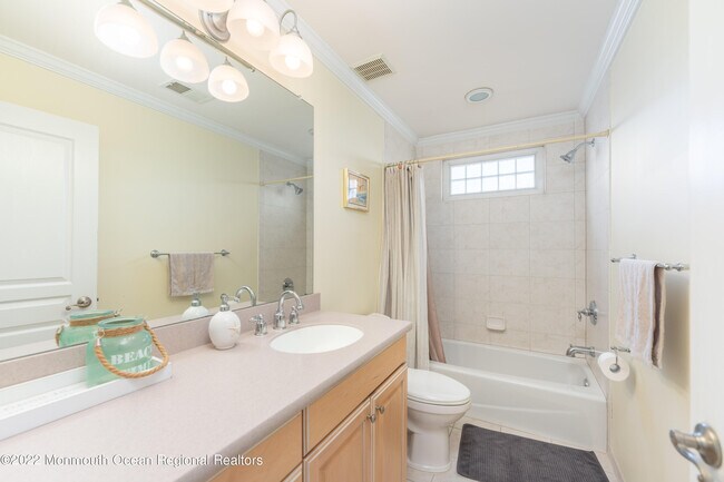 Building Photo - 322 Broadway